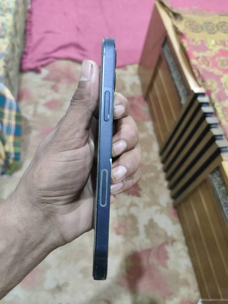 Apple iPhone 12 2