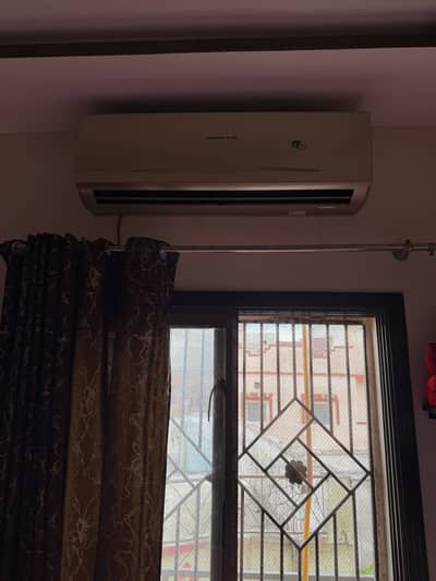 Split Air Conditioner 1.5 ton AC in good condition
