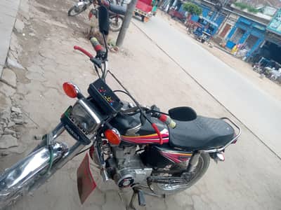 united 125
