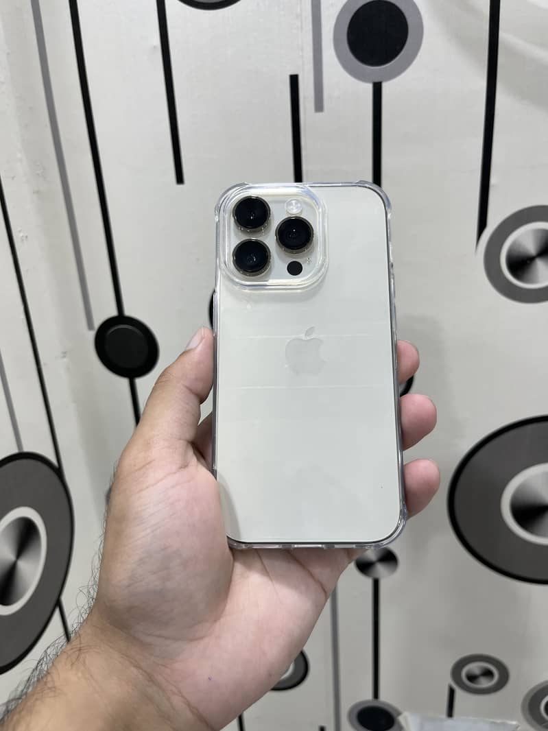 Apple iPhone 14 Pro 1