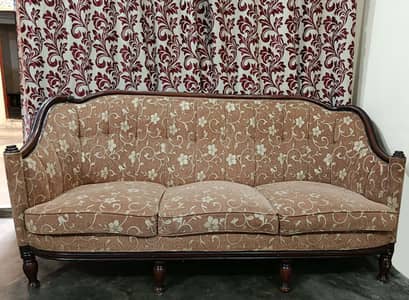 5 Seater Wooden Sofa Set – Good Condition