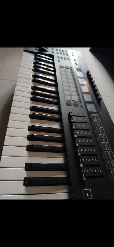 TOP STUDIO 49SL MK III - Novation . BEST PRICE IN PAKISTAN !!