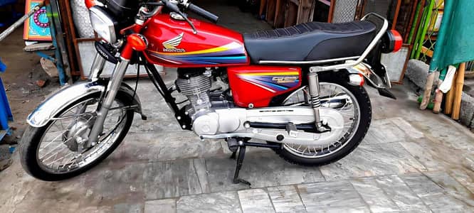 Honda 125 cc model 2012 bike for sale call 03225280183