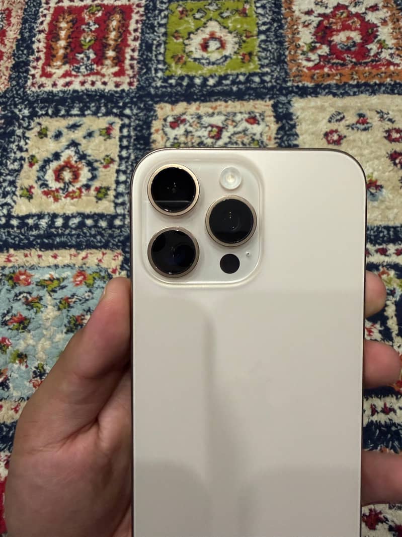 Apple iPhone 16 Pro Max 5