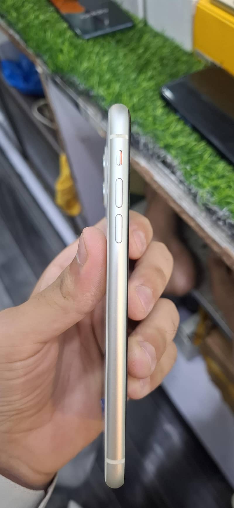 Apple iPhone 11 2