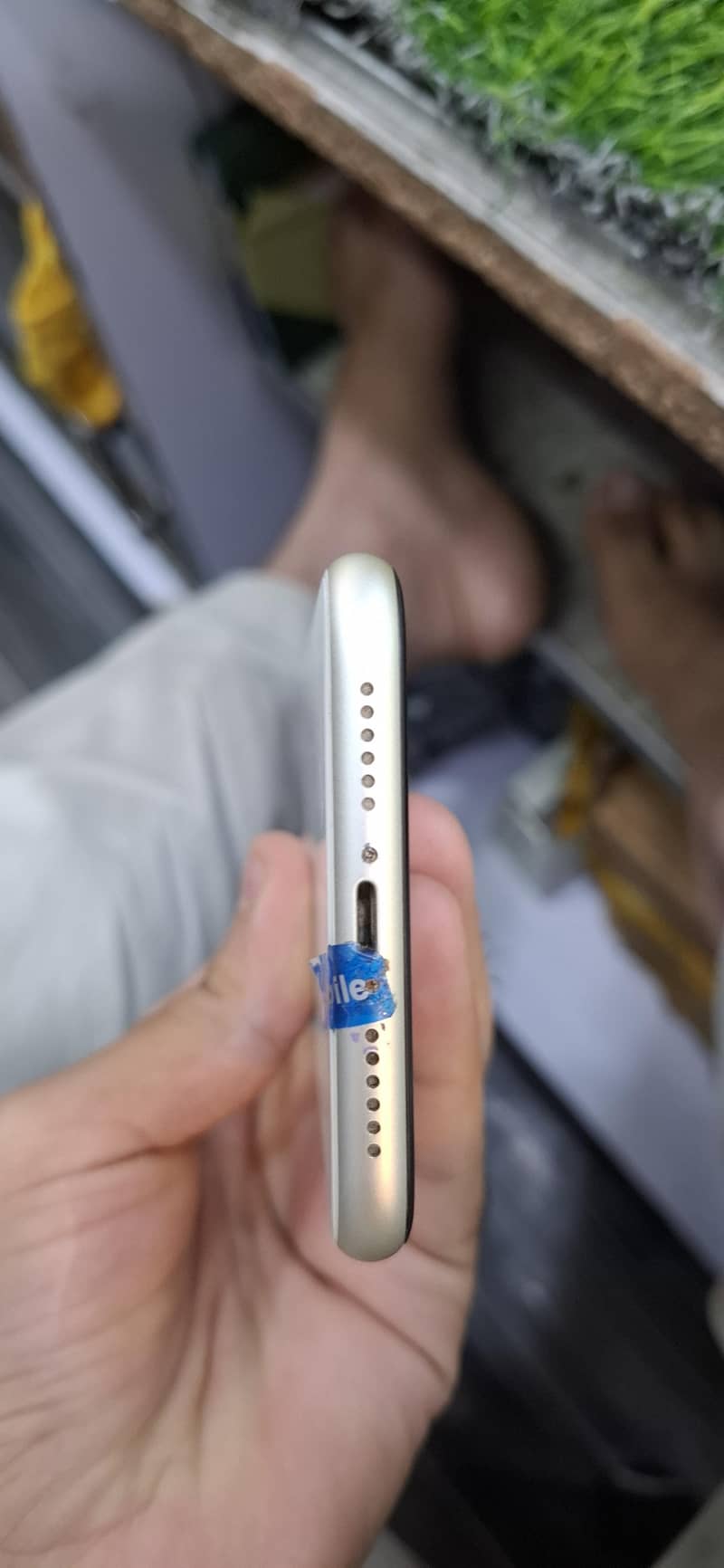 Apple iPhone 11 4