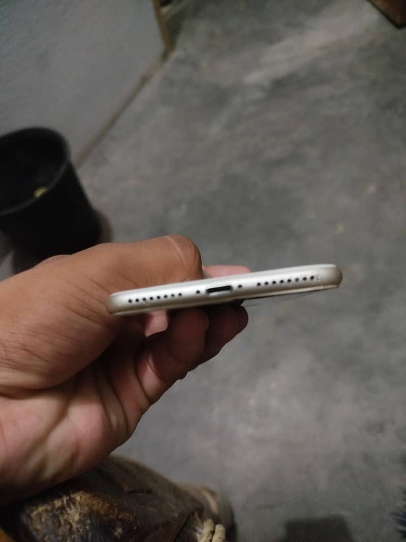 Apple iPhone 7 Plus 2