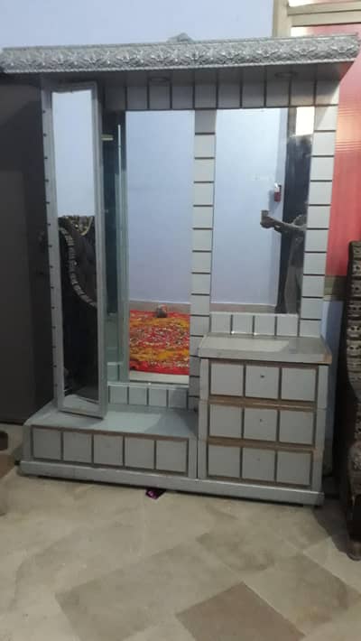 dressing table 90%off
