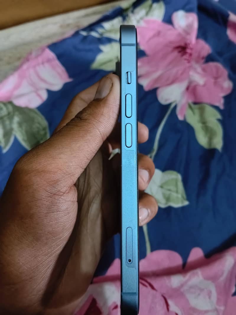 Apple iPhone 14 2