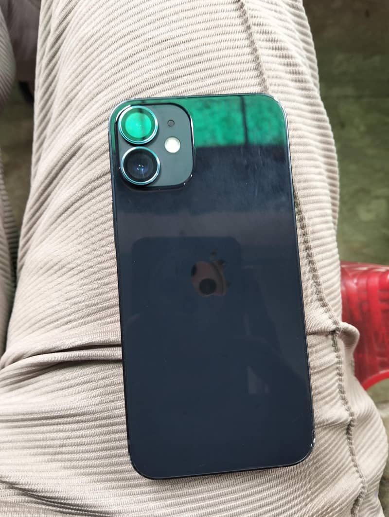 Apple iPhone 12 mini 3
