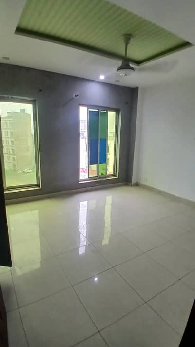 4 Marla Flat Available For Rent Ideal Location