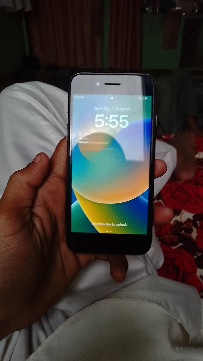 Apple iPhone 8 0