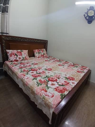 4 piece badroom furniture with mattress