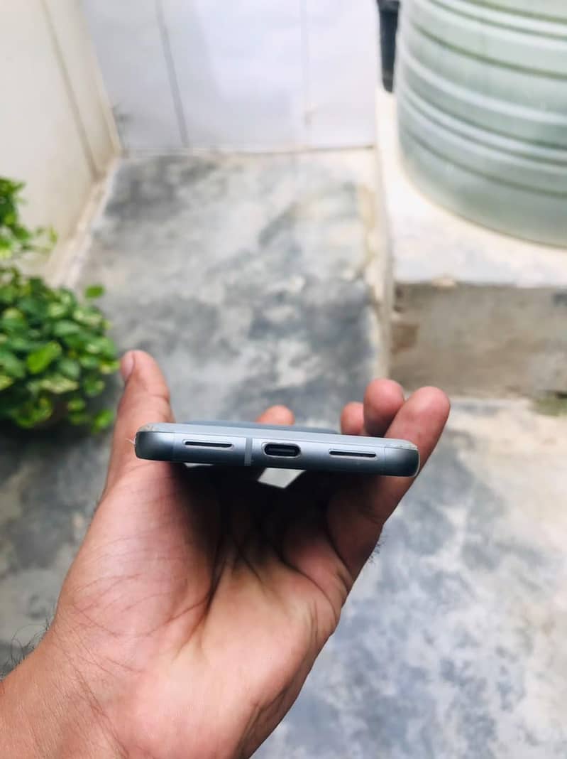 Google Pixel 8 2