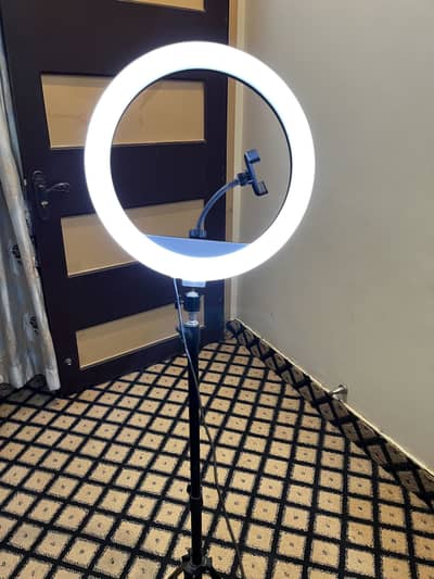 7ft Ring Light Excellent Condition – Like New!
