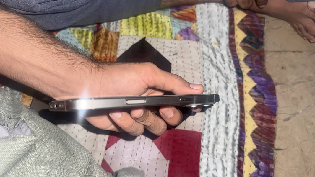 Apple iPhone 16 Pro Max 1