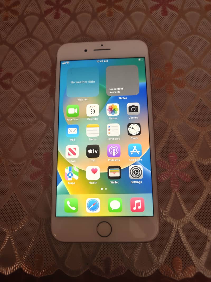 iPhone 8 Plus 1