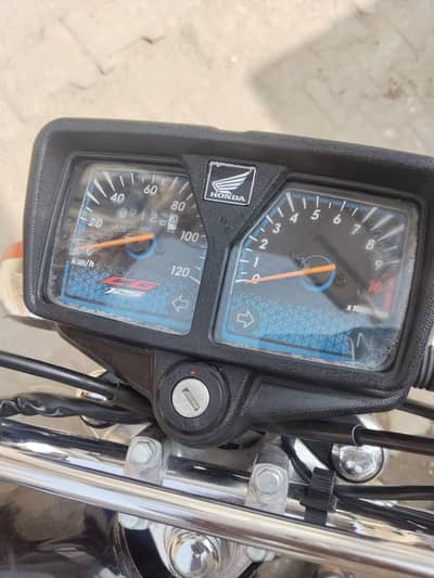 2026 model ha number 2025 ka Laga Howa ha . 03001013622