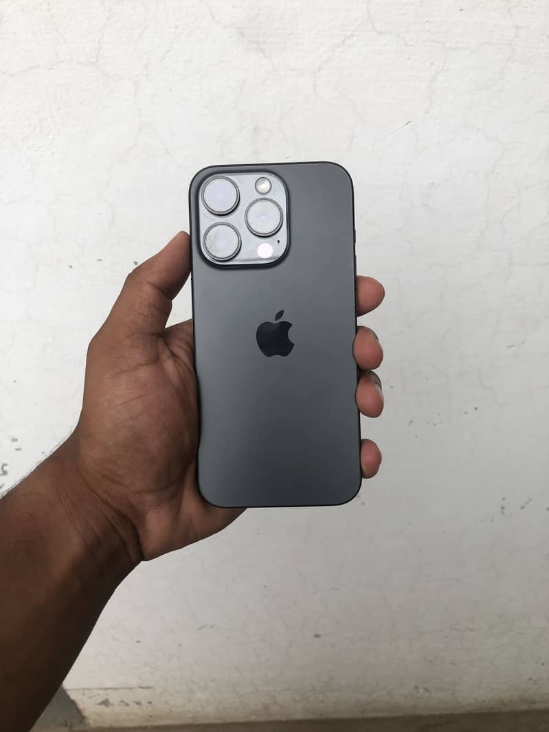 Apple iPhone 15 Pro 1