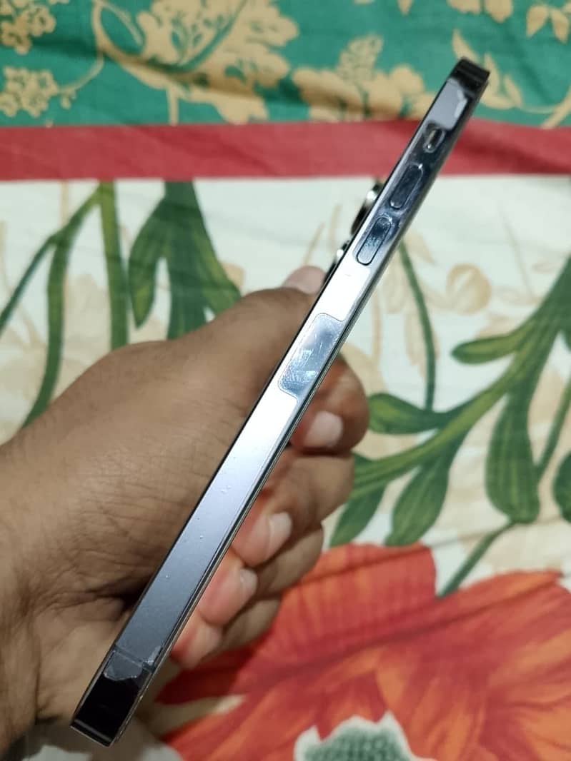 Apple iPhone 14 Pro Max 3