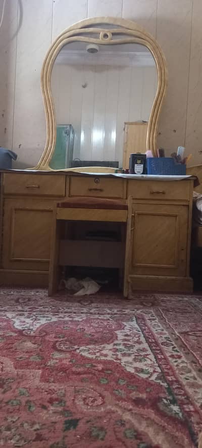 Dressing table