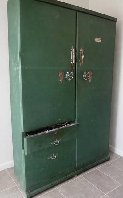 Old Green Metal Cabinet – Strong & Spacious Storage