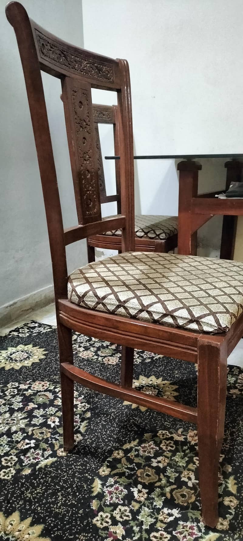 4 chairs dining table 1