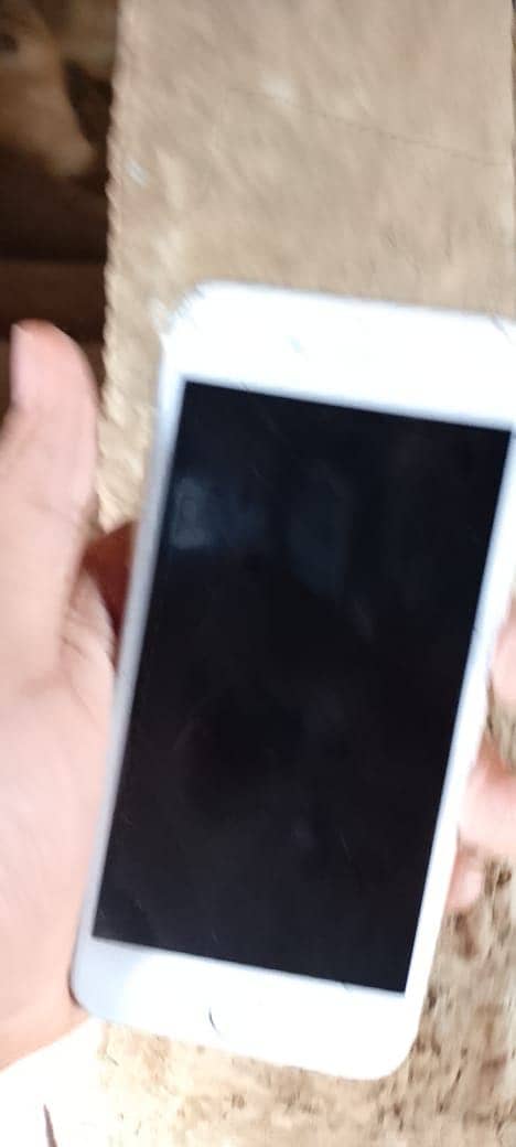 Apple iPhone 7 0