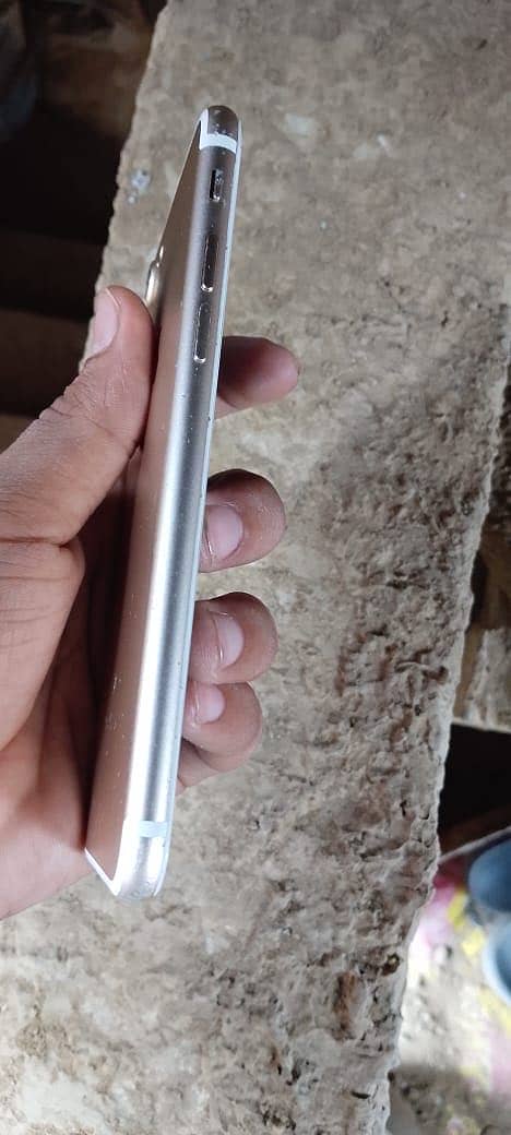 Apple iPhone 7 1