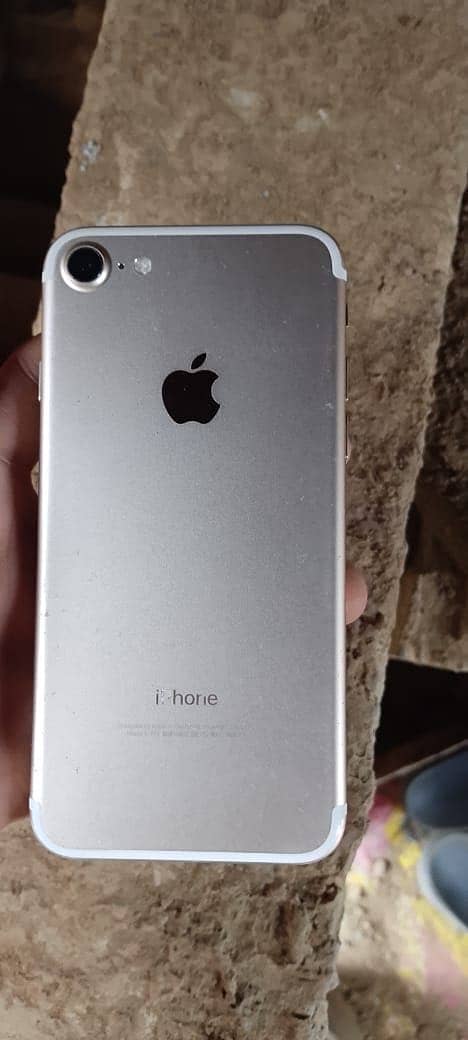 Apple iPhone 7 4
