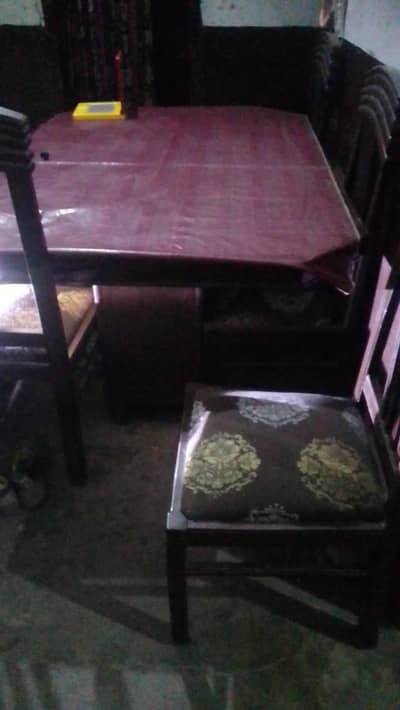 Dining table and 4 chairs