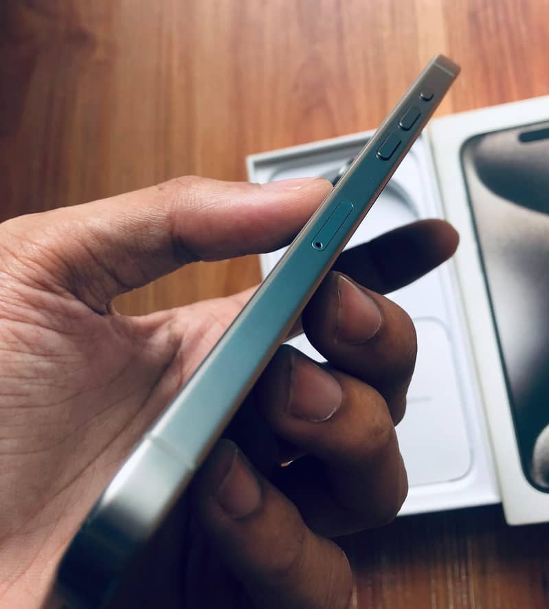 iPhone 15 Pro Max 3