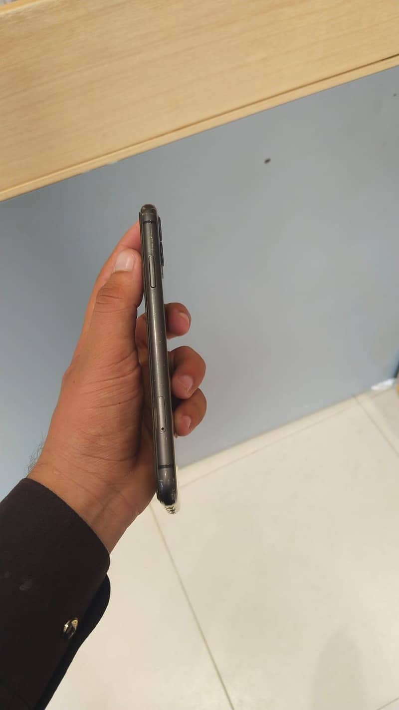 Apple iPhone 11 5