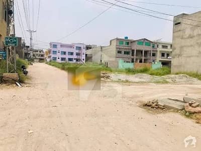 H-13 30ft Road 5 Marla 40ft front. Commercial Plot Available For Sale top location