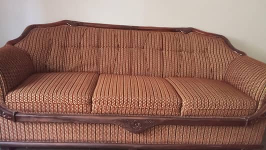 Used Wooden Sofa Set – Classic Carved Design | 5 seater