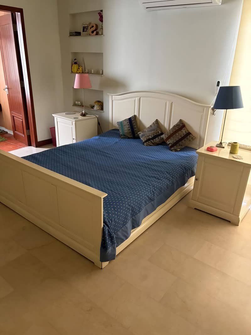 Double bed with side tables 1