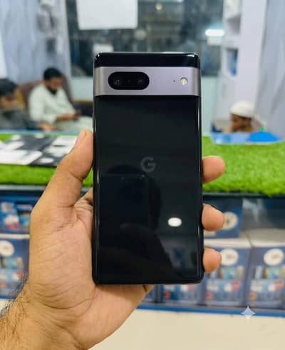 Google Pixel 7. ( with original charger )