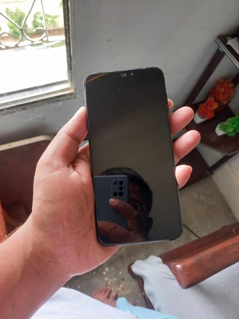 Honor 8C 4