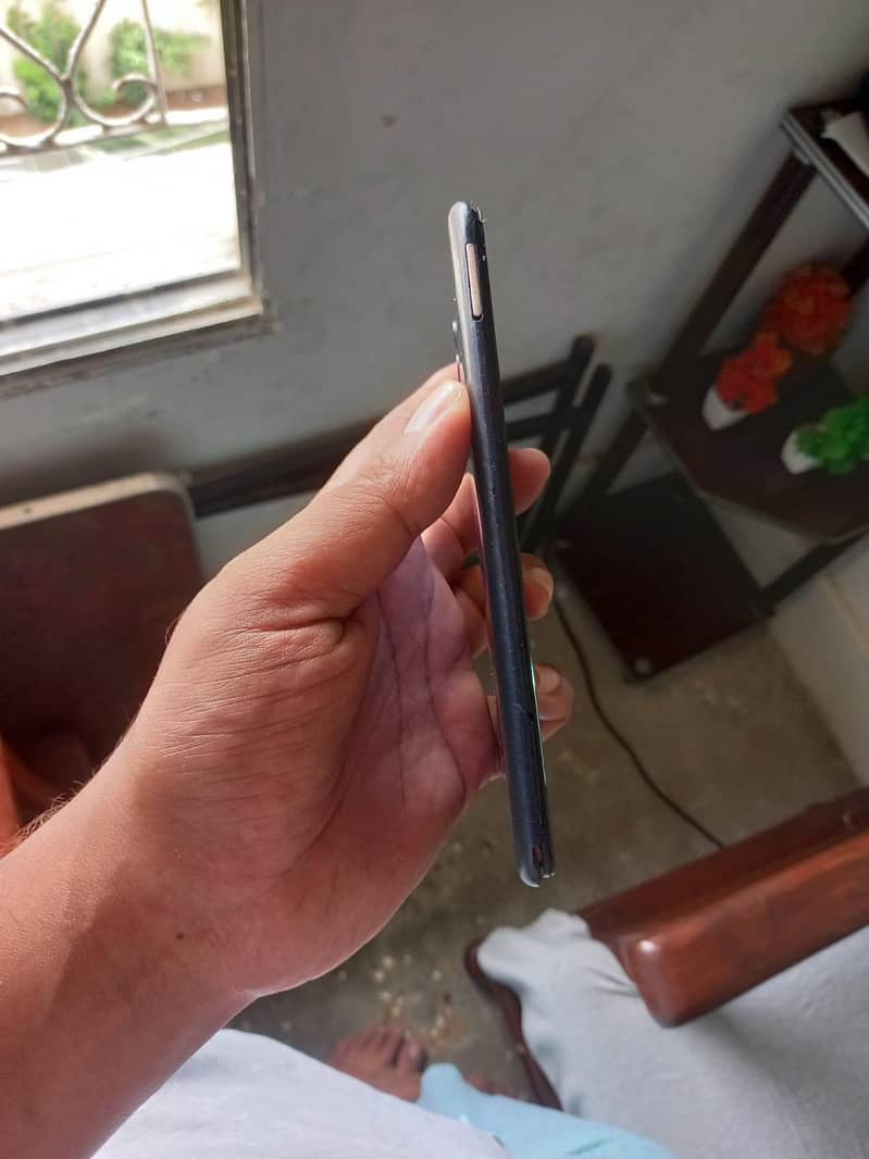 Honor 8C 5