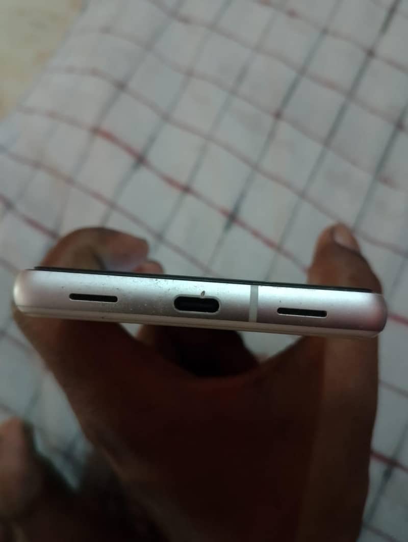 Google Pixel 7a 2