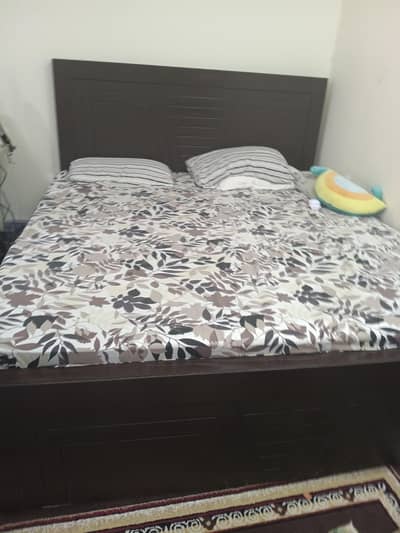 bed for sale with side tables