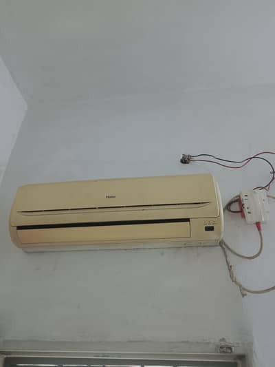 Haier split ac 1 ton ac good working condition 10by8