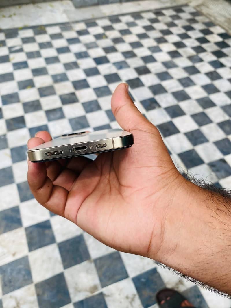 Apple iPhone 12 Pro 1