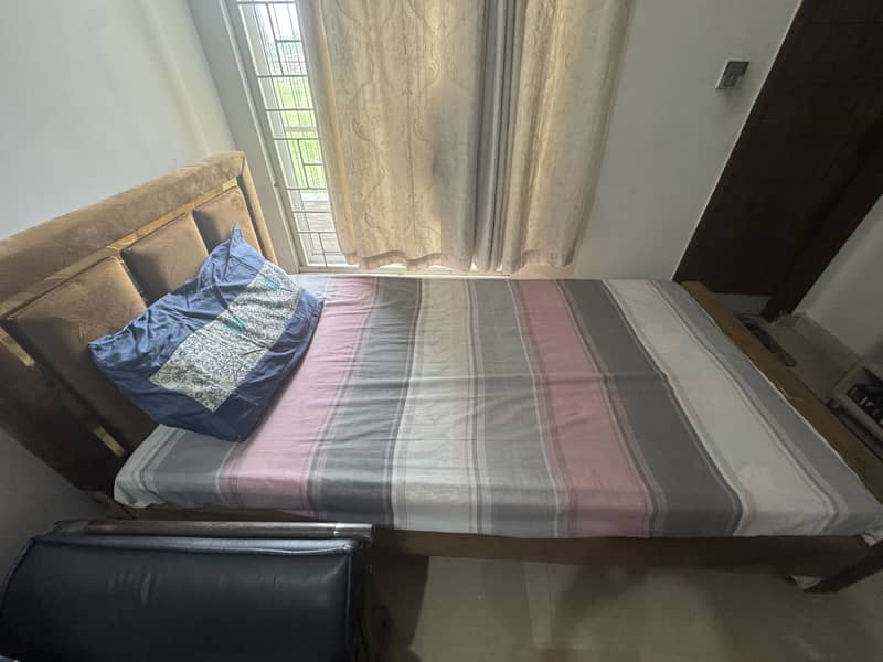 Sofa set and single bed 7