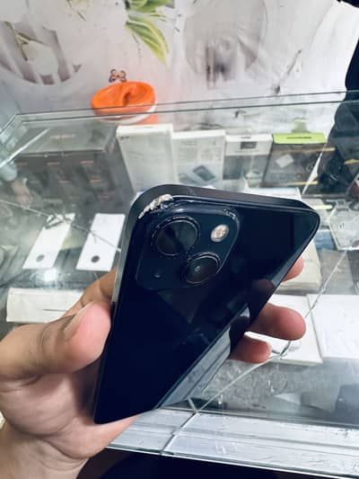 Apple iPhone 13