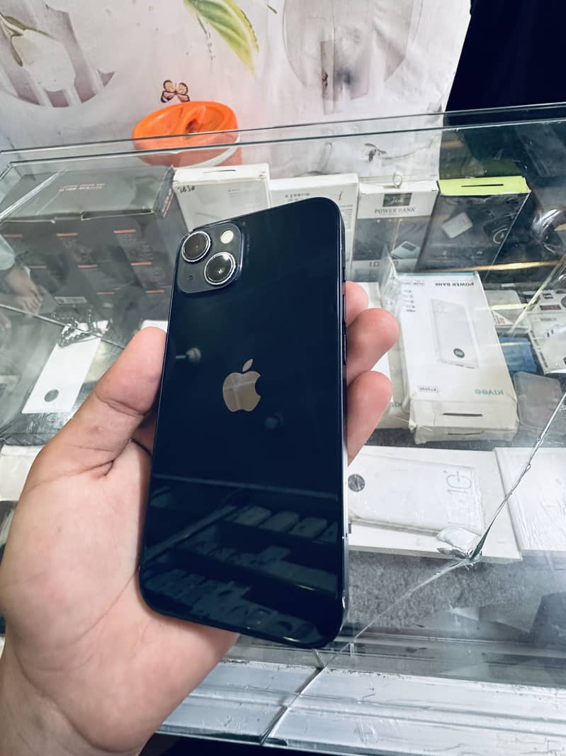 Apple iPhone 13 4