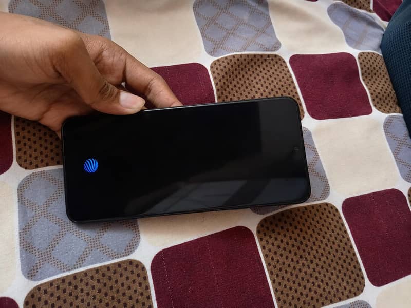 Vivo V21 6