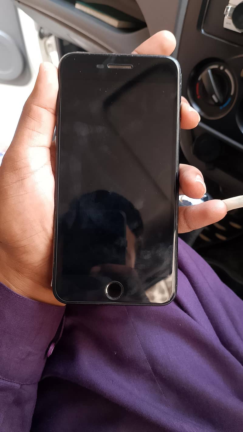 Apple iPhone 7 Plus 4