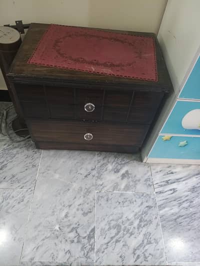 Wooden King size Bed in New condition