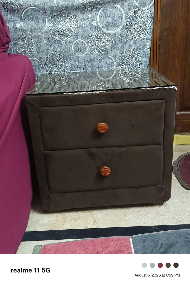 Bed set + 2 side tables 2